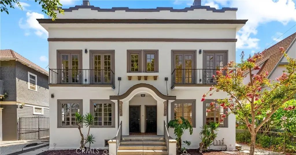 2220 Raymond, Los Angeles