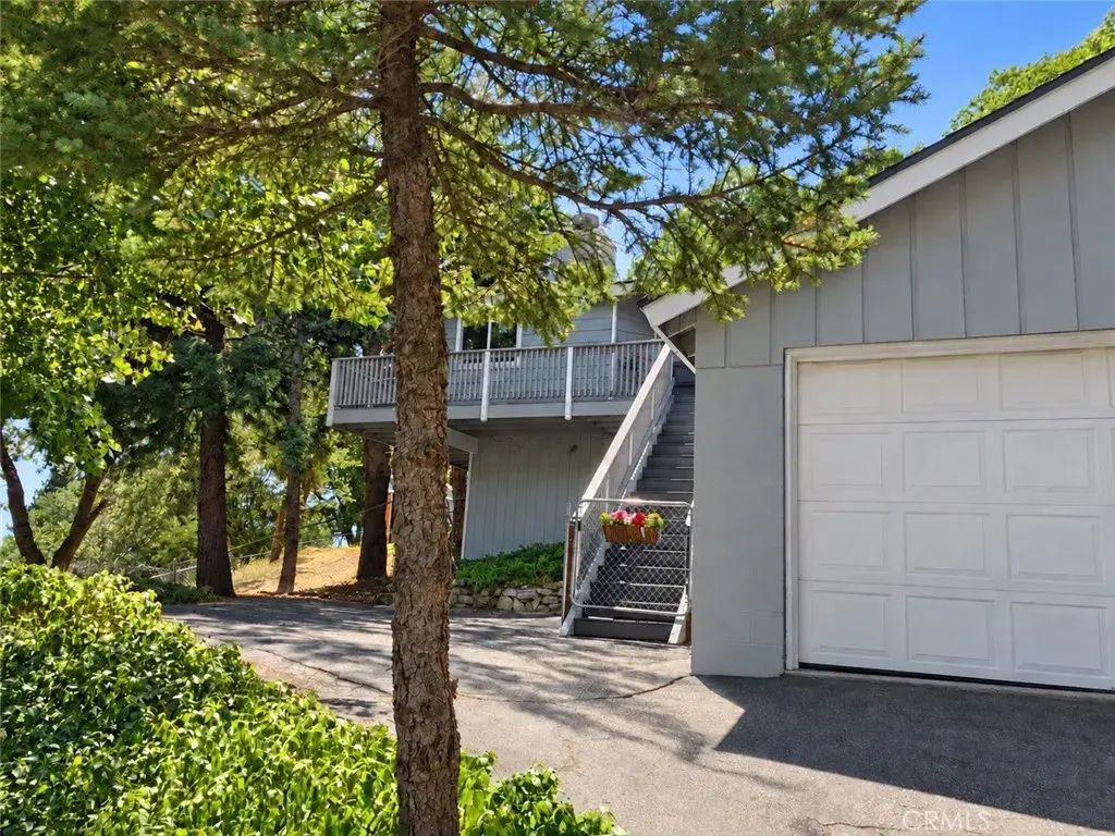 30322 Live Oak Road, Running Springs