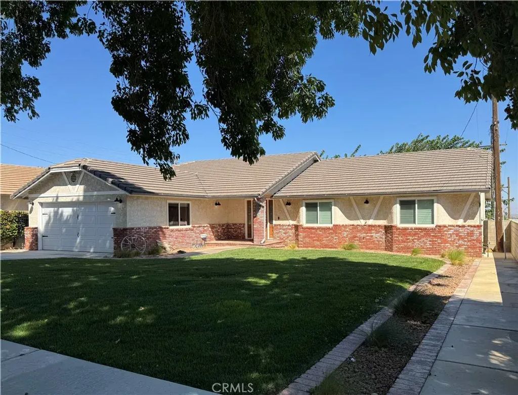 5837 W Avenue M2, Quartz Hill