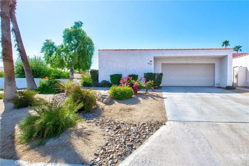 187 Winterhaven, Palm Desert