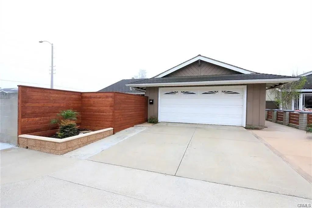 9972 Spinnaker Drive, Huntington Beach