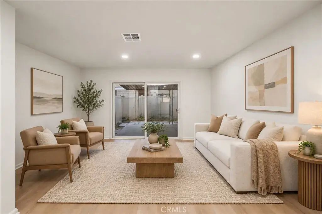 13447 Village, Cerritos