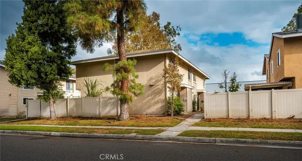 13447 Village, Cerritos