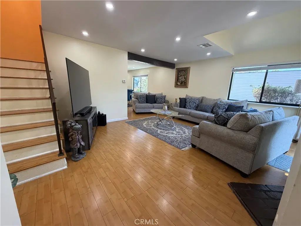 19231 Sherman Way 36, Los Angeles