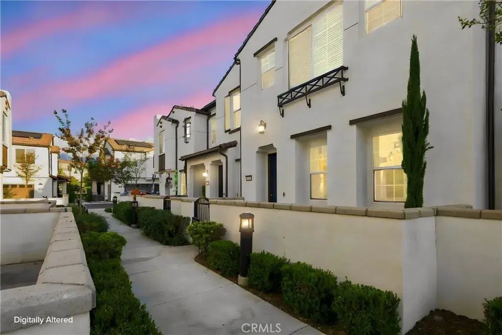 30470 Capetown, Menifee