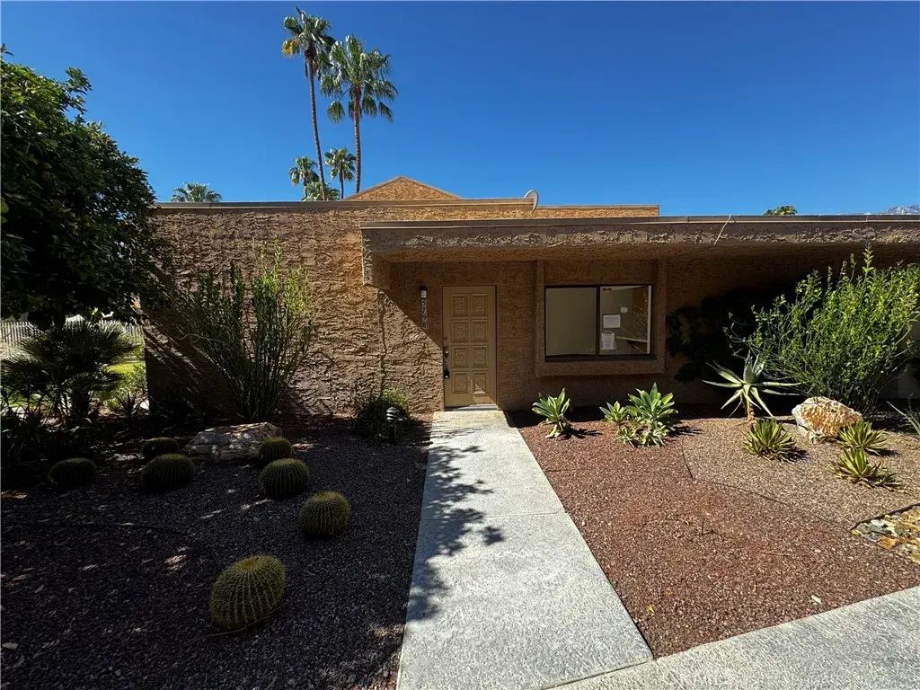 5798 Los Coyotes Drive, Palm Springs