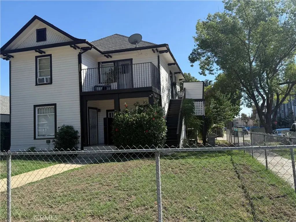 504 E D, Ontario
