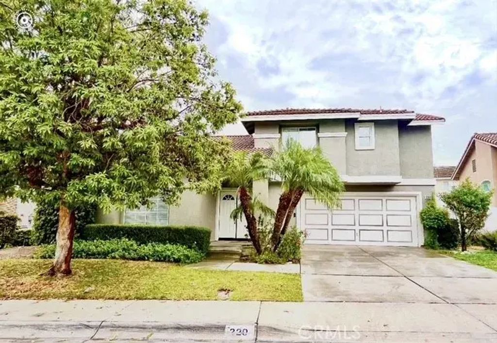 220 Suffolk, Corona