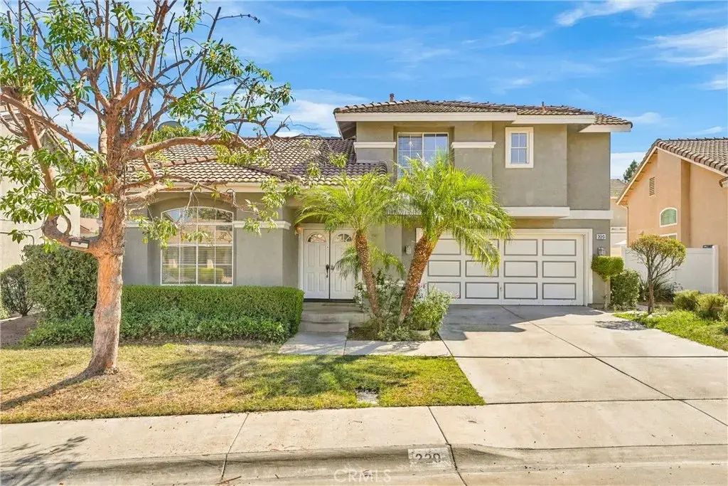 220 Suffolk, Corona