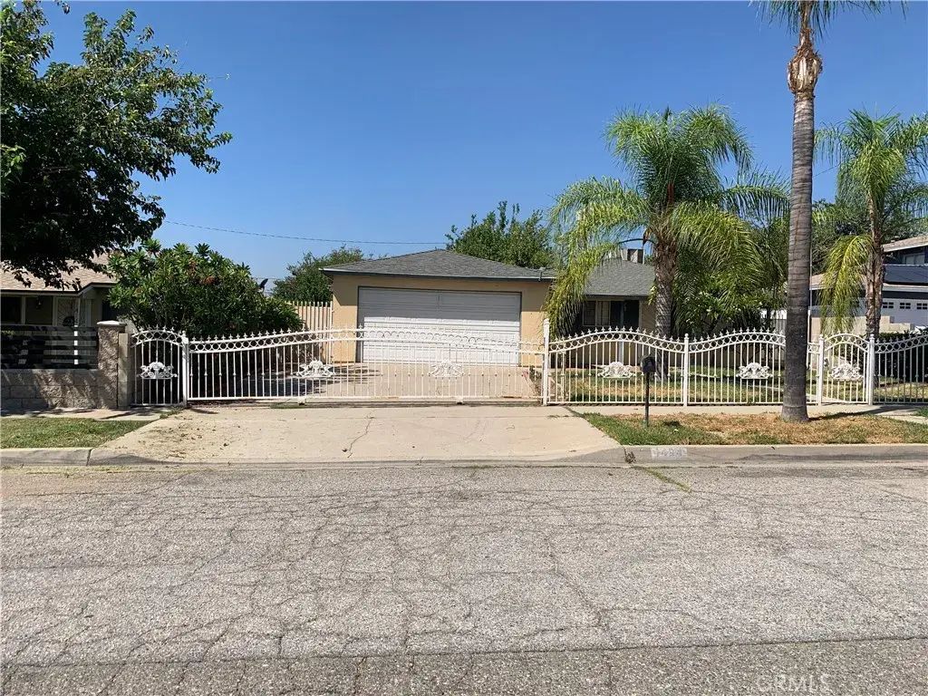 1424 Lynwood Way, Highland