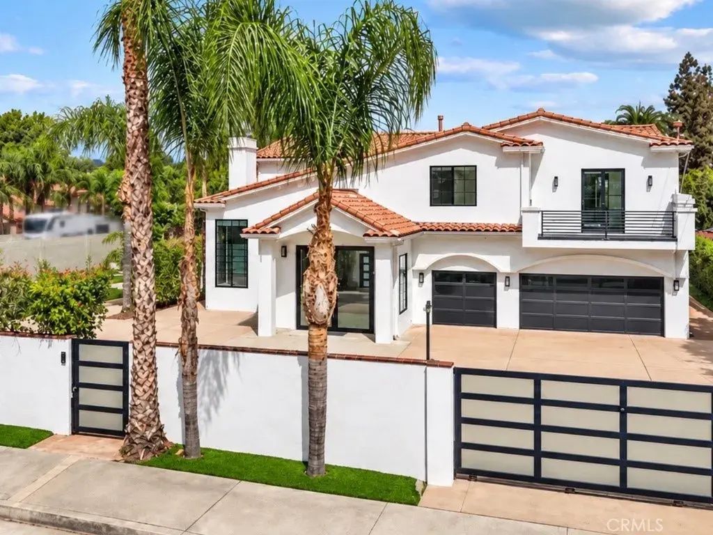 23129 Burbank Boulevard, Woodland Hills