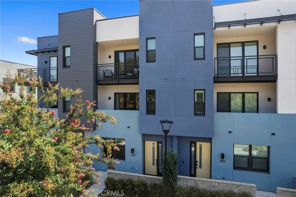 422 W Central, Brea