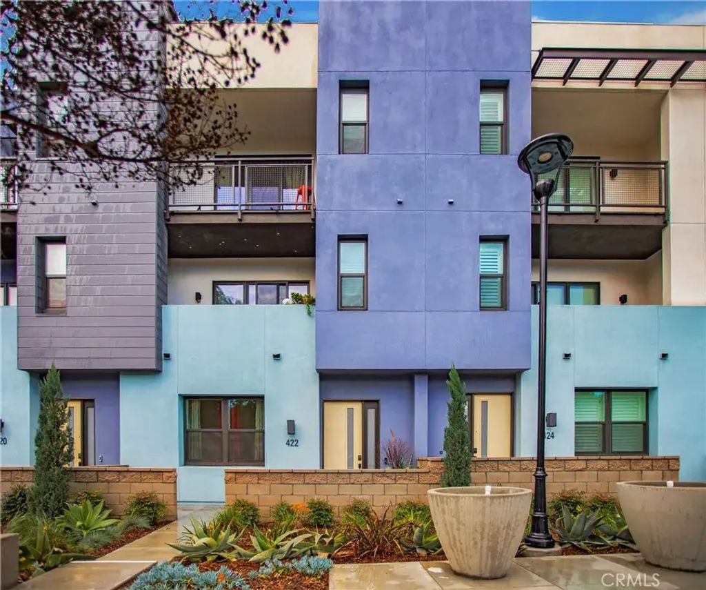 422 W Central, Brea