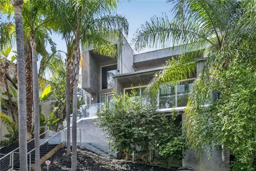 21530 Yucatan Avenue, Woodland Hills