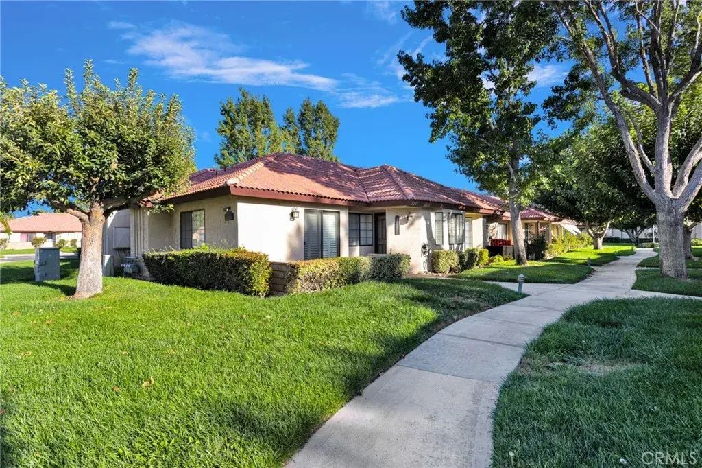 19237 Elm Drive, Apple Valley