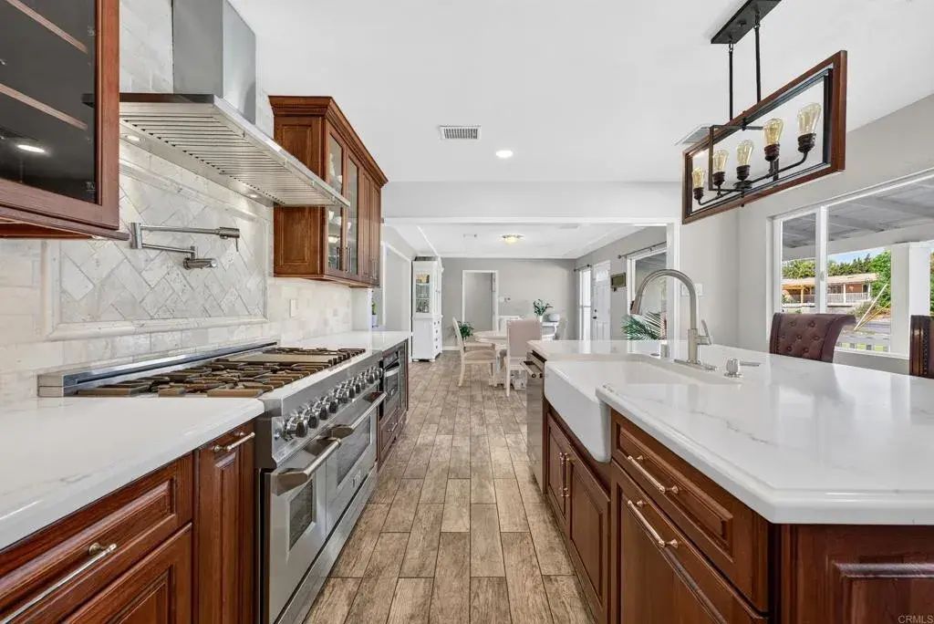 2424 Washington Street, Lemon Grove