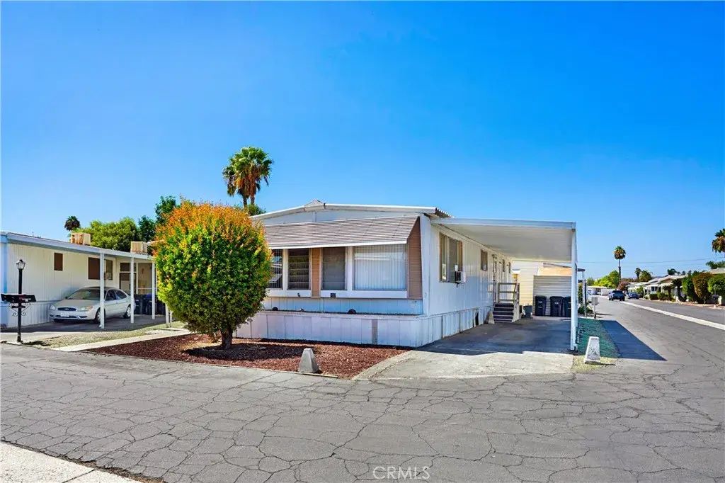332 N Lyon 107, Hemet