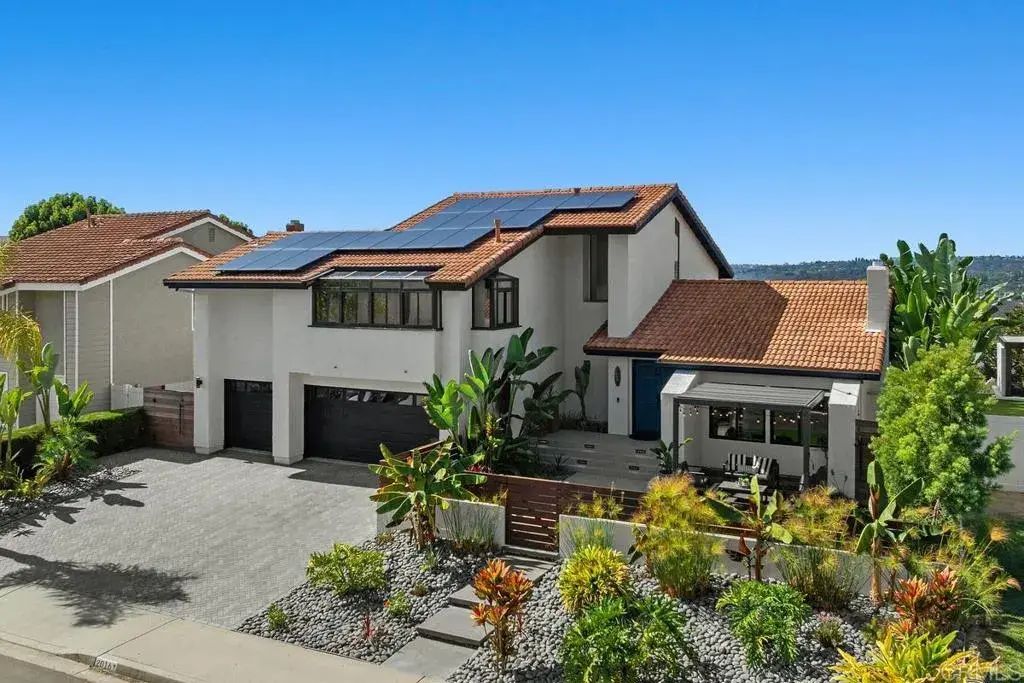 2016 Pintoresco Ct, Carlsbad