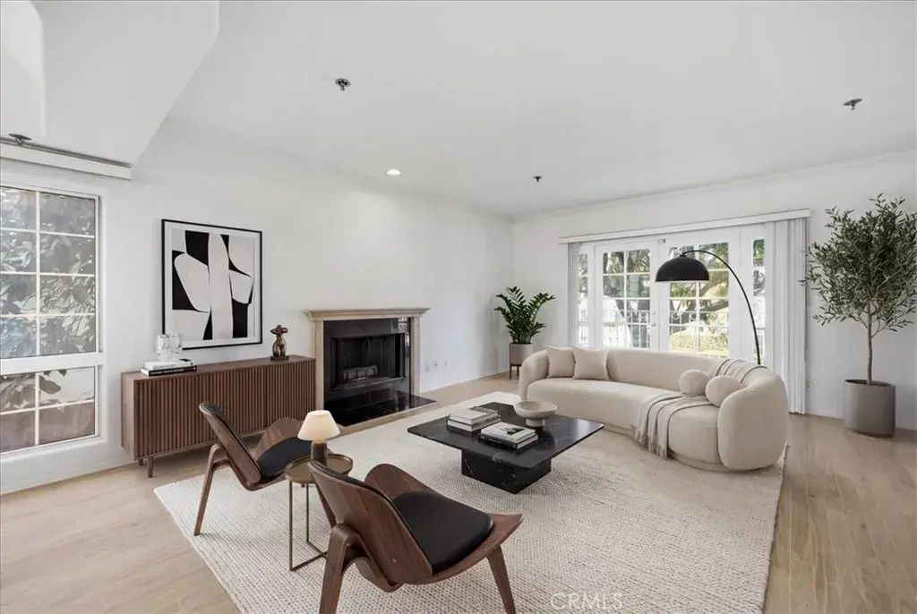 2205 S Bentley Avenue 102, Los Angeles