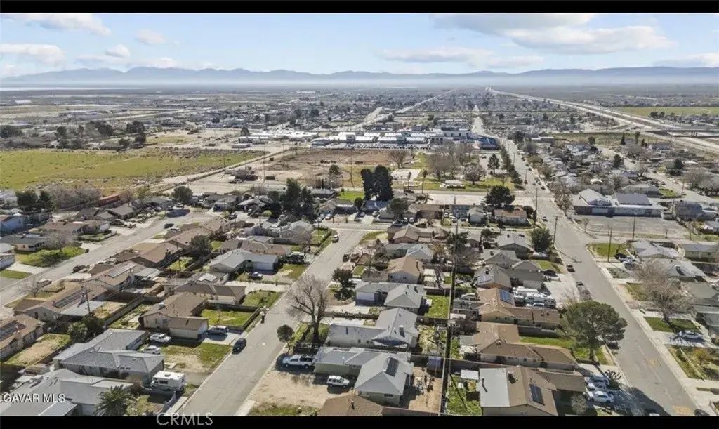 3355 Camden, Rosamond
