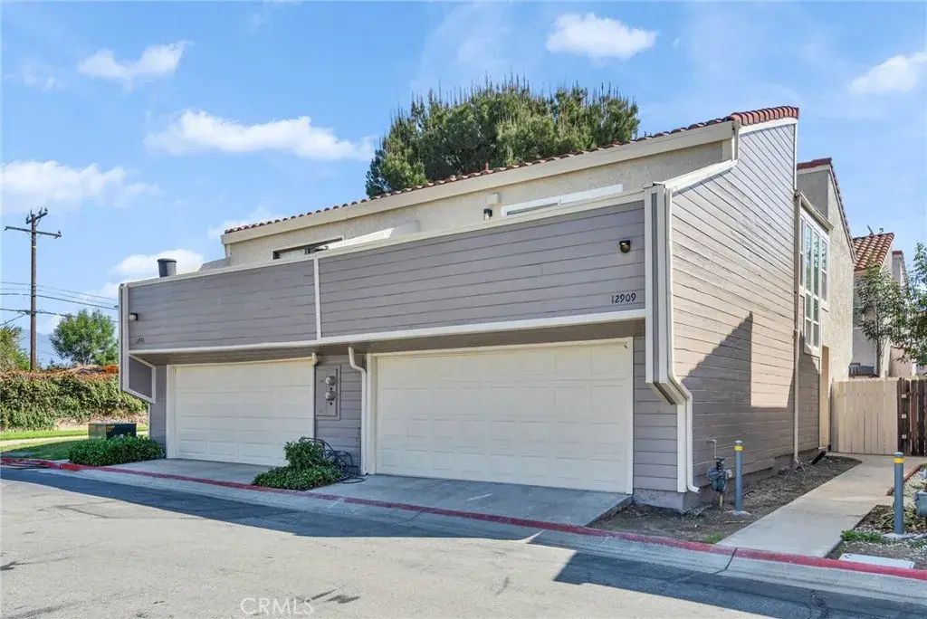 12909 Royal Palm, Chino