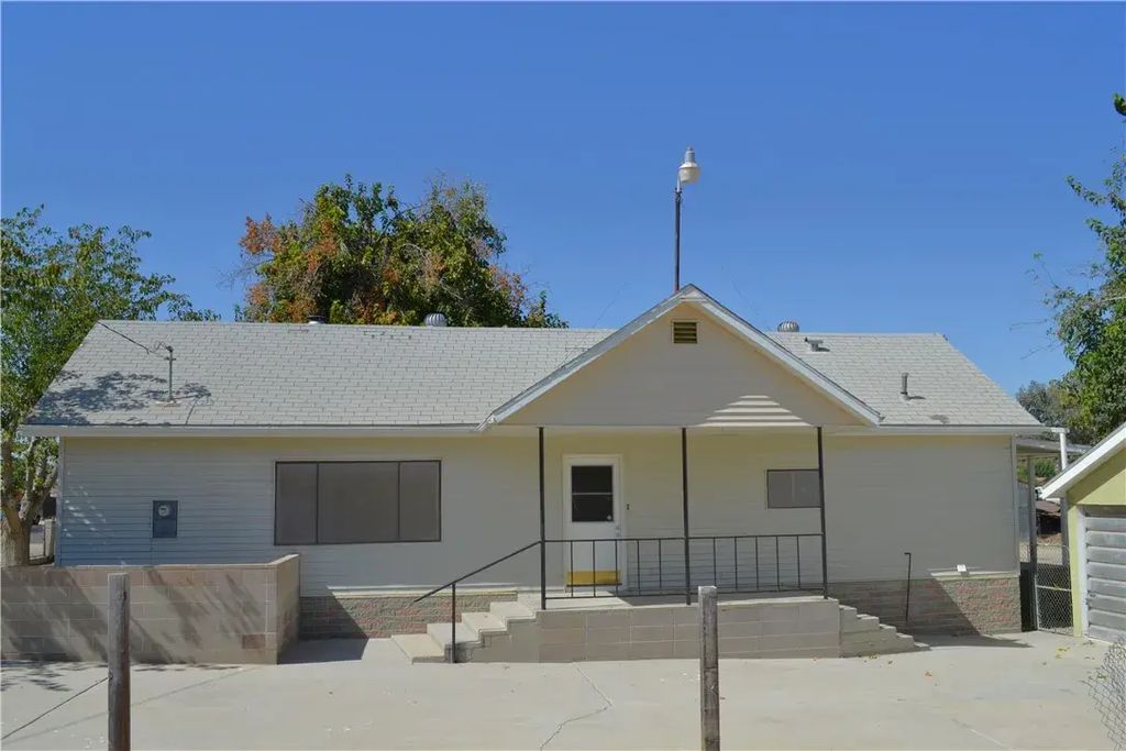 24882 3rd Street, Fellows