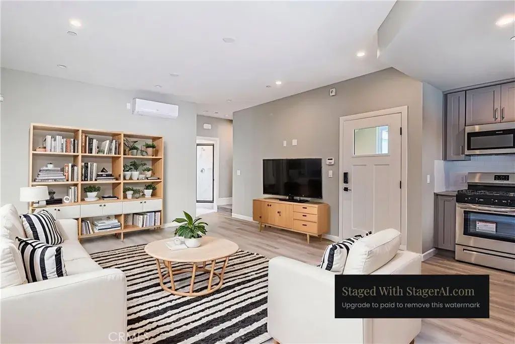 5257 Harmony, North Hollywood