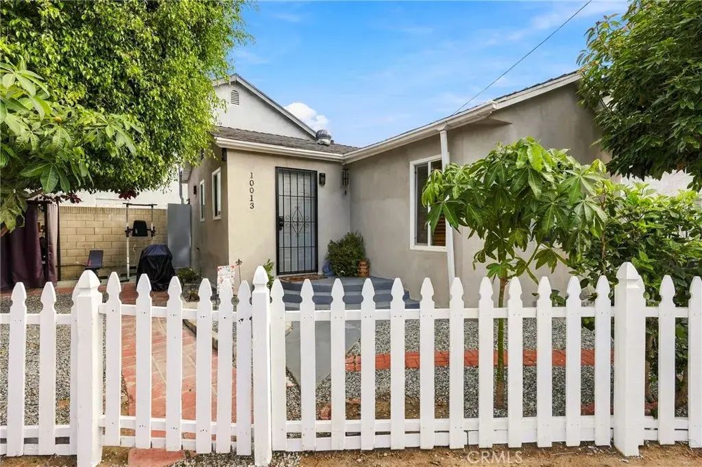 10013 Flora Vista, Bellflower
