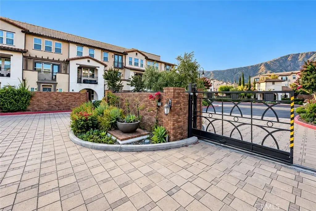 631 W Foothill 26, Glendora