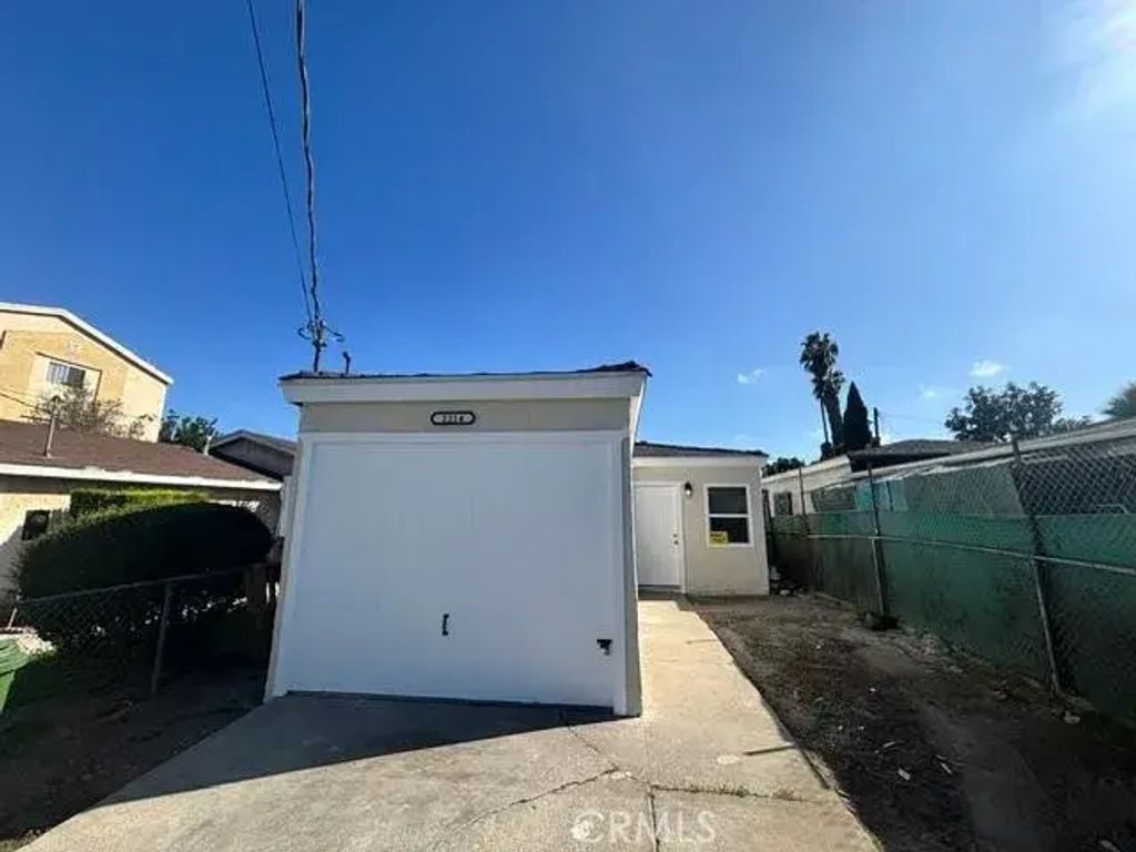 2214 E 111th, Los Angeles