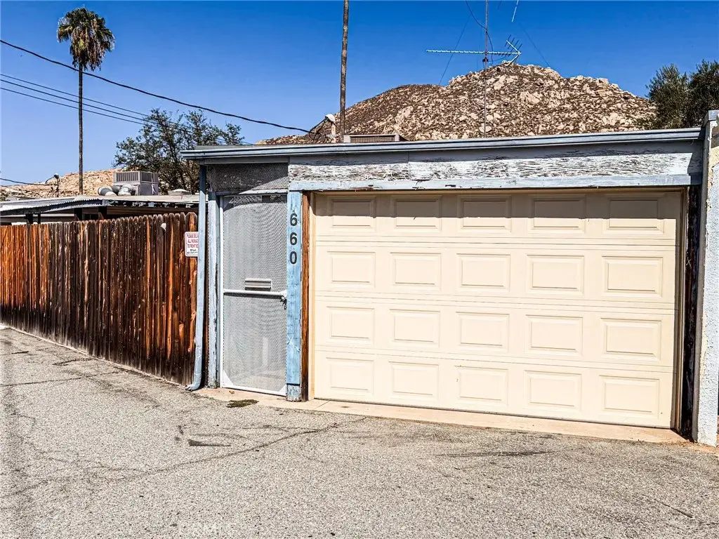 660 Gibbel, Hemet