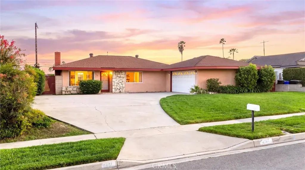9161 La Ronda, Alta Loma