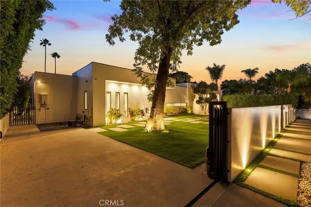 20141 Wells Drive, Woodland Hills