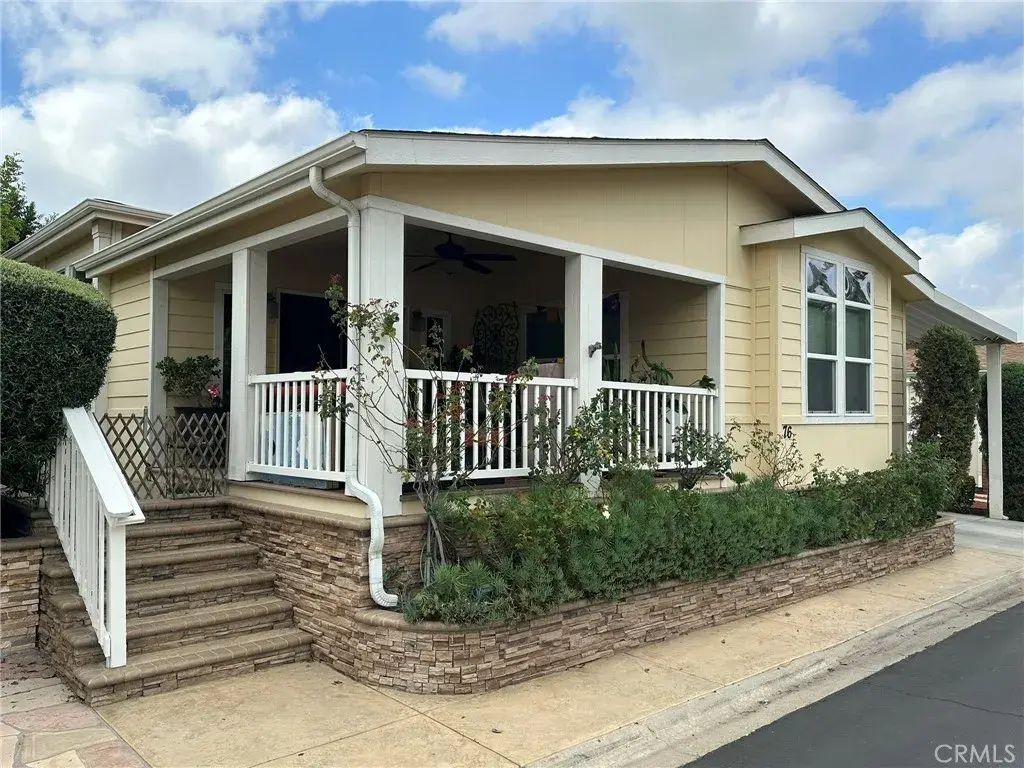 15455 Glenoaks 76, Sylmar
