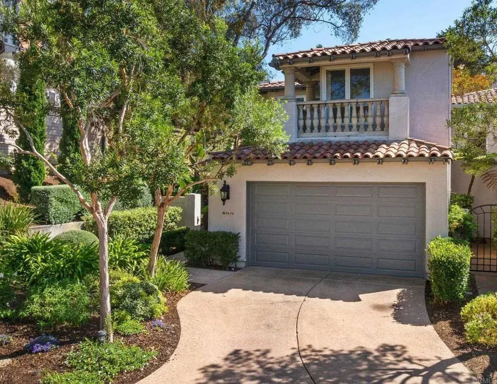 9606 Claiborne Square, La Jolla