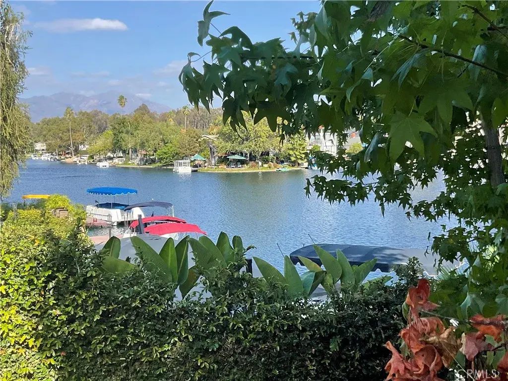 22814 Sailwind Way 68, Lake Forest