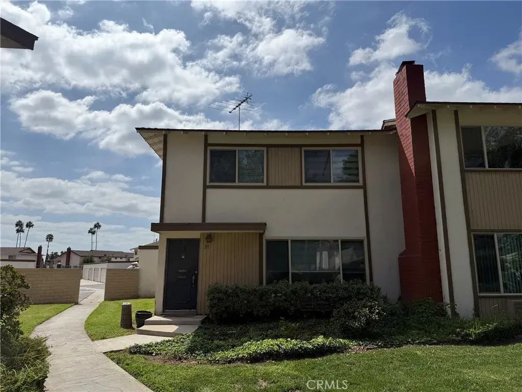 1722 Mitchell Avenue 37, Tustin