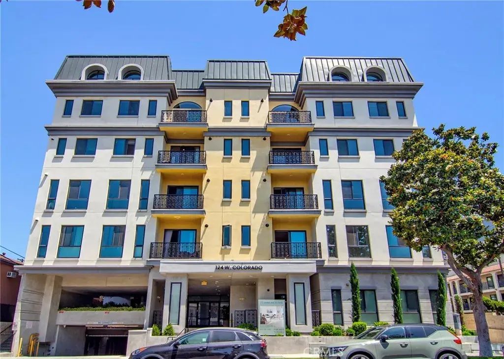 124 W Colorado 502, Glendale