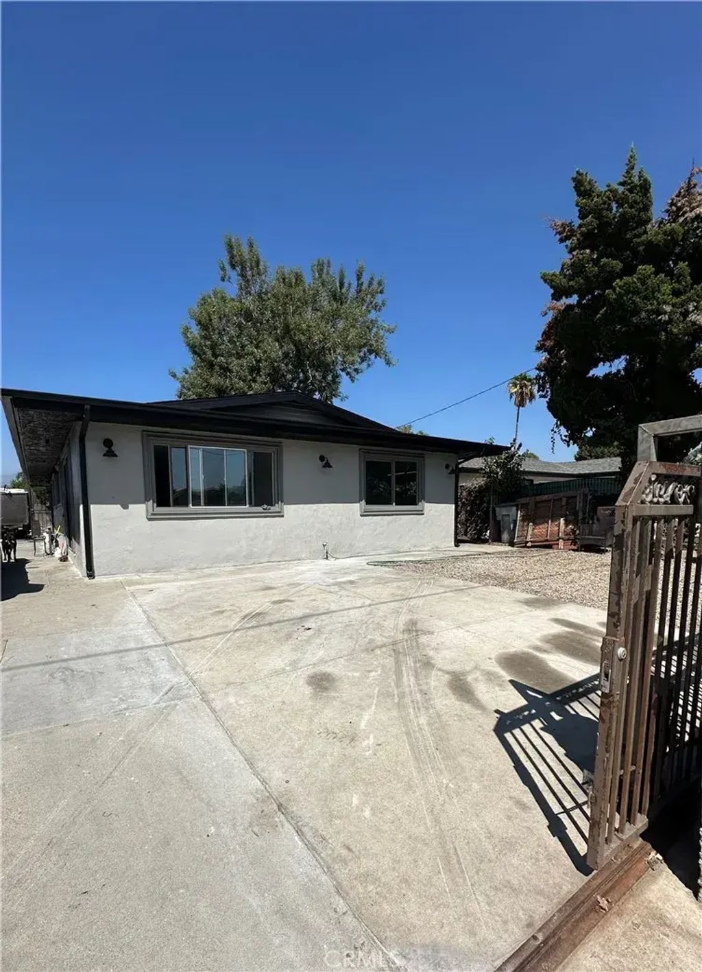 1684 W 8th, San Bernardino