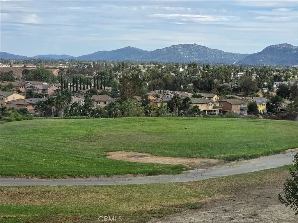 38595 Via Taffia, Murrieta