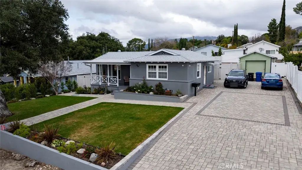 6911 Valmont Street, Tujunga
