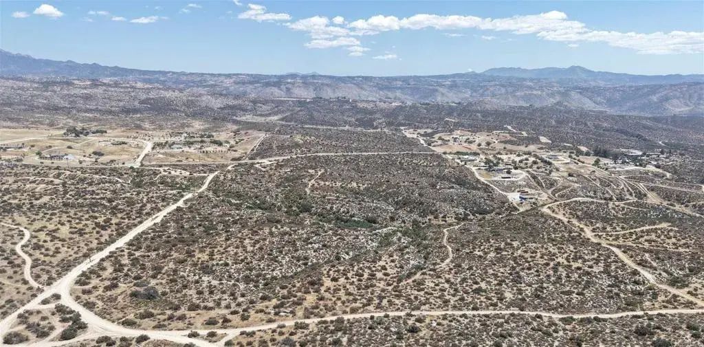 0000 Powerline Rd., Aguanga