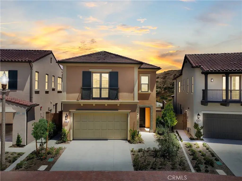 136 Tomahawk, Irvine