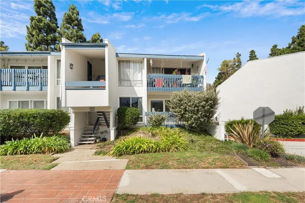 649 S Prospect 106, Redondo Beach