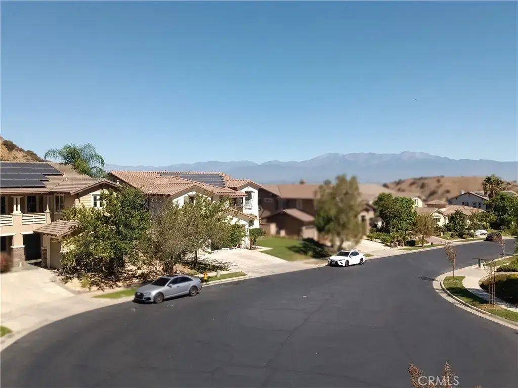 2598 Bulrush, Corona