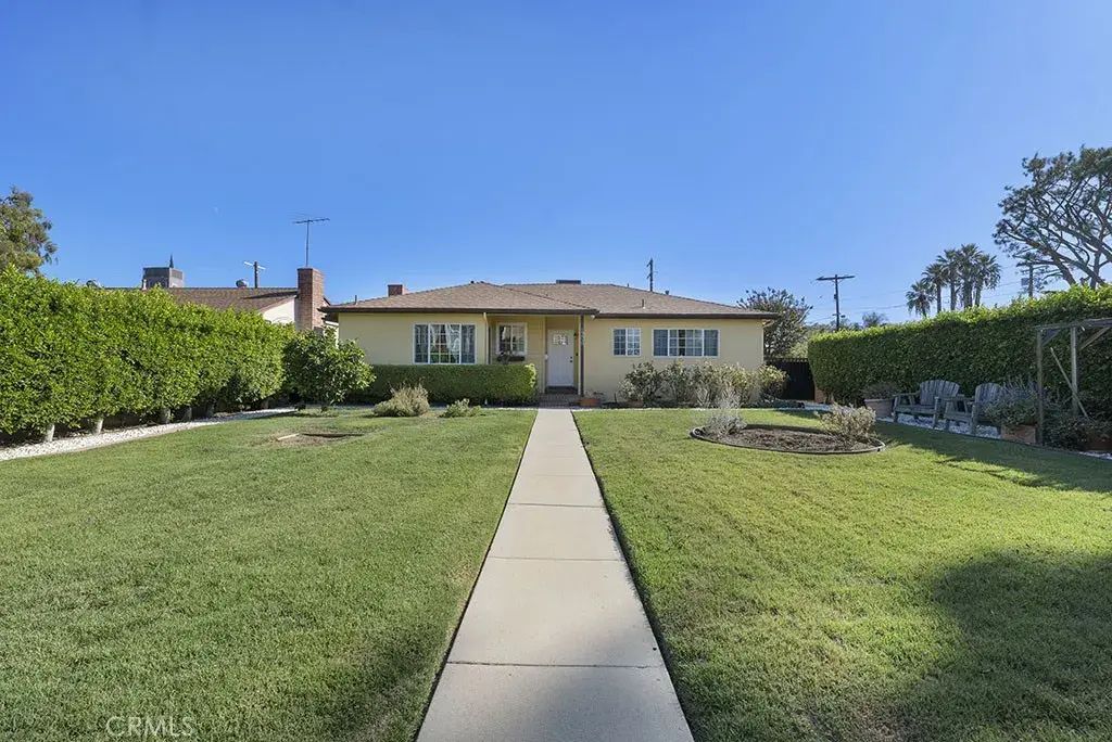 19858 Sherman Way, Winnetka