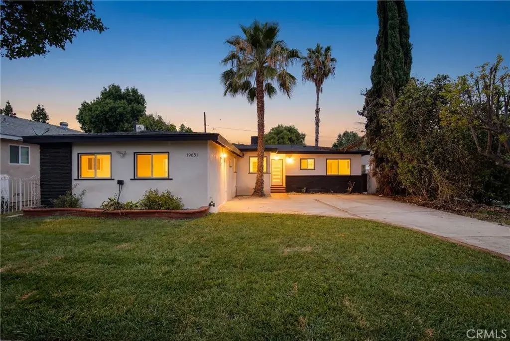 19649 Friar Street, Tarzana