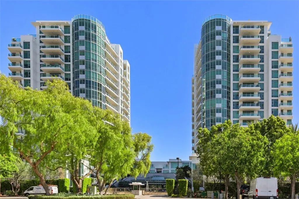 3131 Michelson 1601, Irvine