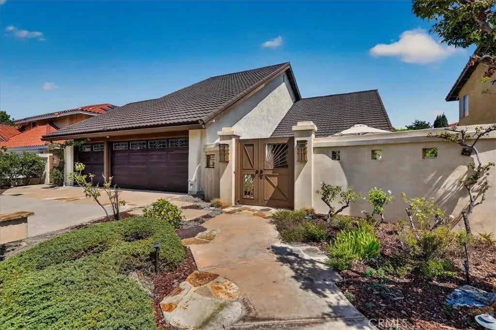 738 Citadel, Walnut