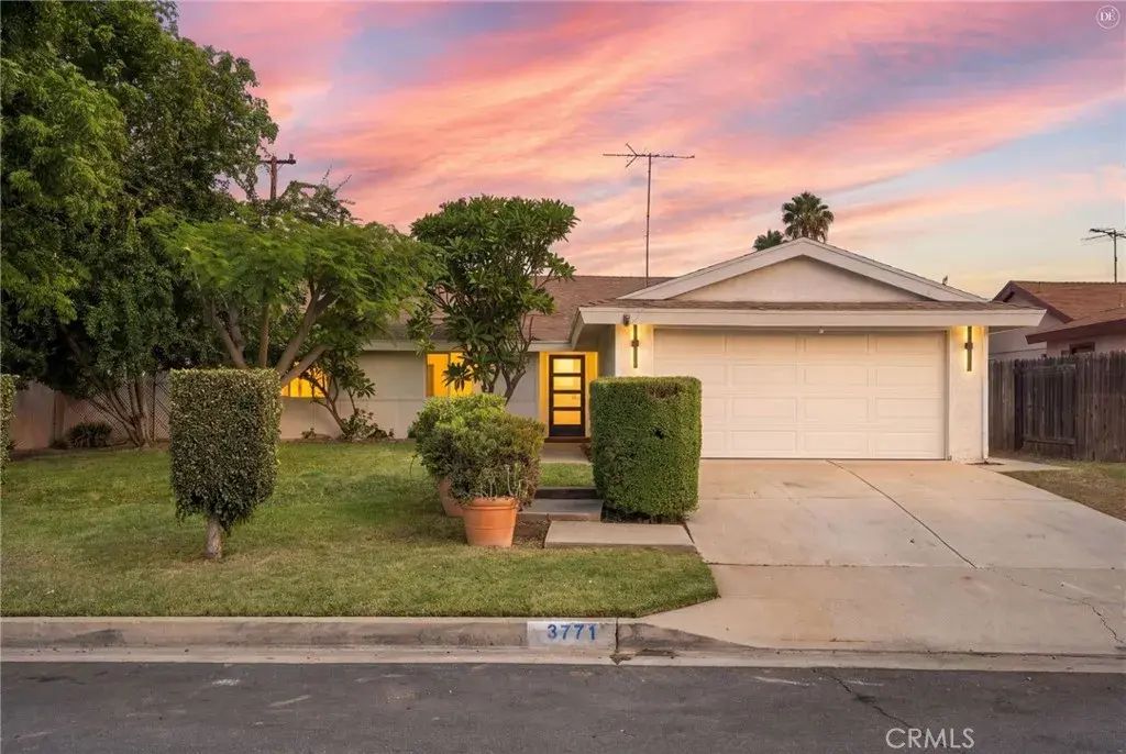 3771 Briarvale, Corona
